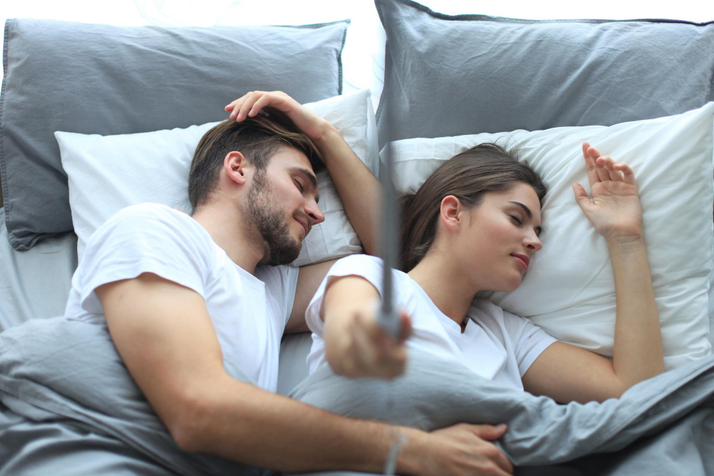 Somnul insuficient afectează mai mult femeile decât bărbații