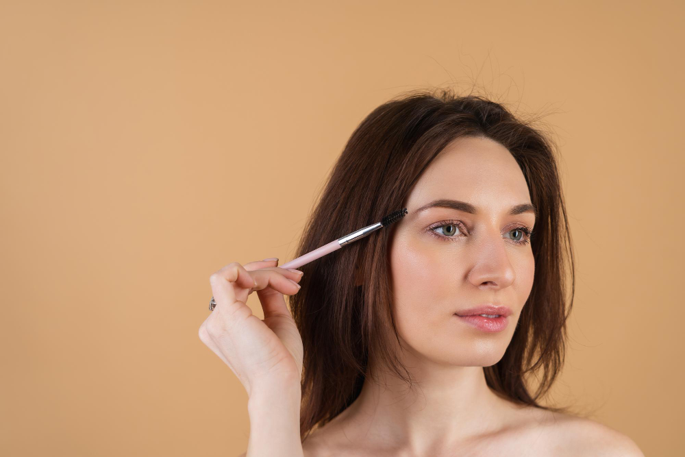 Brows layering: metodă step-by-step pentru fixare și volum
